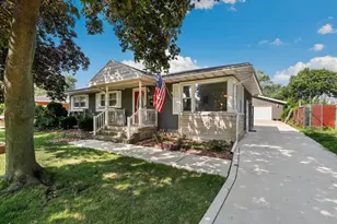 8154 Kooy Dr, Munster, IN 46321 - Photo 2