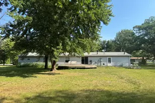 11565 Sherwood Dr, Demotte, IN 46310 - Photo 4