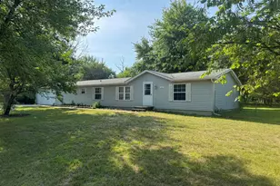 11565 Sherwood Dr, Demotte, IN 46310 - Photo 2