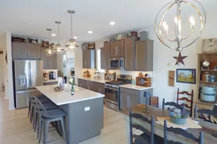 210 Sweetbay St, Valparaiso, IN 46385 - Photo 6