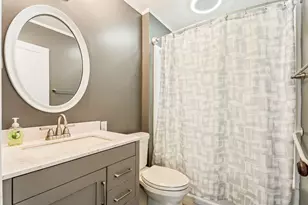 2711 Clough Ave, Highland, IN 46322 - Photo 16