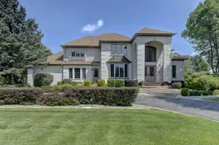 10135 Cherrywood Ln, Munster, IN 46321 - Photo 2