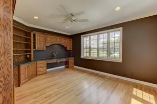 10135 Cherrywood Ln, Munster, IN 46321 - Photo 12