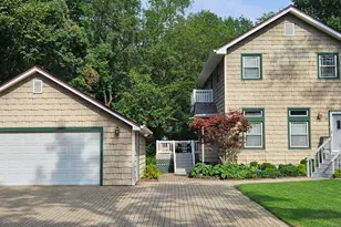 1071 N Warren St, Gary, IN 46403 - Photo 1