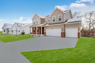 3922 Brander Dr, Valparaiso, IN 46385 - Photo 2