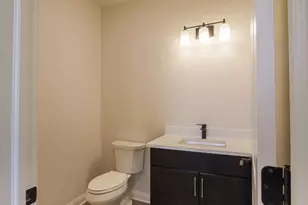 1759 Trailbrook Dr, Valparaiso, IN 46383 - Photo 4