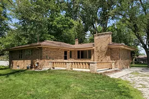 201 W Halleck St, Morocco, IN 47963 - Photo 2