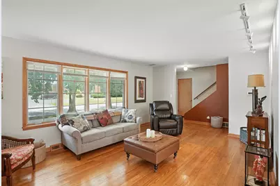 901 Ridgeway Avenue, Munster, IN 46321 - Photo 6