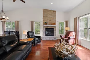 604 Oakwood Dr, Chesterton, IN 46304 - Photo 16