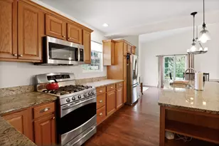 604 Oakwood Dr, Chesterton, IN 46304 - Photo 10