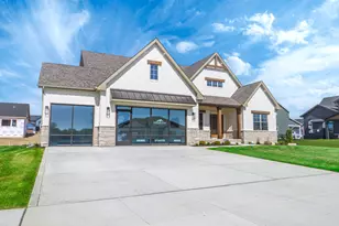 1753 Trailbrook Dr, Valparaiso, IN 46385 - Photo 2