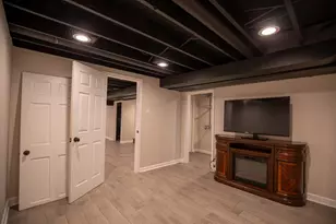 1060 N Vanderburg St, Gary, IN 46403 - Photo 18