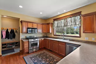 1144 Mary Ellen Dr, Crown Point, IN 46307 - Photo 10