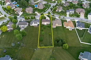 1144 Mary Ellen Dr, Crown Point, IN 46307 - Photo 2