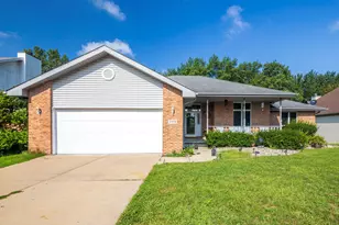 7114 Starling Dr, Schererville, IN 46375 - Photo 2