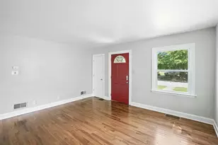 922 Garfield St, Hobart, IN 46342 - Photo 4