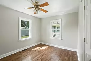 922 Garfield St, Hobart, IN 46342 - Photo 12