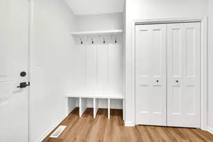 301 Holst Ln, Valparaiso, IN 46385 - Photo 14