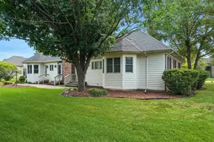 1121 Boxwood Dr, Munster, IN 46321 - Photo 38