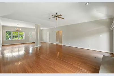 1121 Boxwood Drive, Munster, IN 46321 - Photo 4