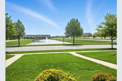 922 E 115th Place, Crown Point, IN 46307 - Photo 2