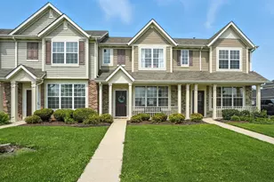 922 E 115th Pl, Crown Point, IN 46307 - Photo 1