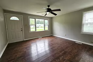 742 N Indiana St, Griffith, IN 46319 - Photo 4