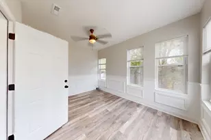 1379 Roosevelt Pl, Gary, IN 46404 - Photo 6