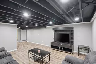 2949 W 76th Ln, Merrillville, IN 46410 - Photo 20