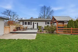 2949 W 76th Ln, Merrillville, IN 46410 - Photo 6