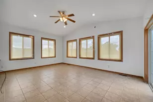 148 Timber Point Ct, Valparaiso, IN 46385 - Photo 8