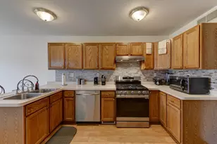 2265 Sandcastle Dr, Dyer, IN 46311 - Photo 6