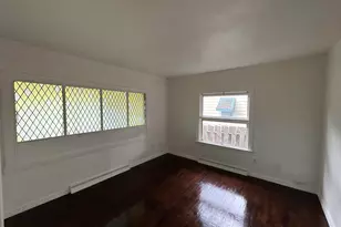 36 N Linda St, Hobart, IN 46342 - Photo 4