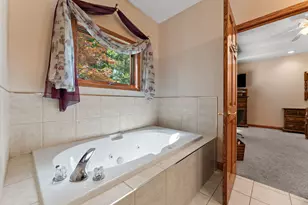 528 W 100 N, Valparaiso, IN 46385 - Photo 24