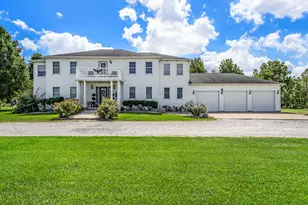 928 N Calumet Ave, Chesterton, IN 46304 - Photo 1