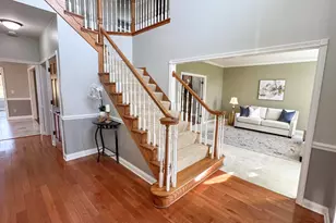 513 Kinsale Ct, Valparaiso, IN 46385 - Photo 2