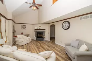 1790 W 134th Ct, Crown Point, IN 46307 - Photo 4