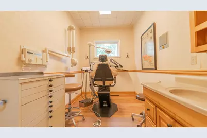 1025 Indiana Avenue, La Porte, IN 46350 - Photo 12