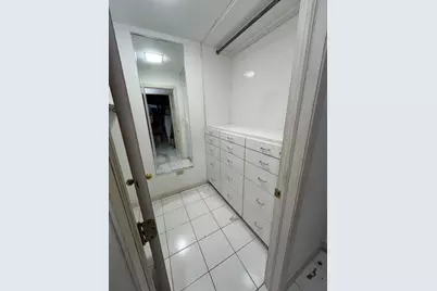 8000 Forest Avenue, Gary, IN 46403 - Photo 18