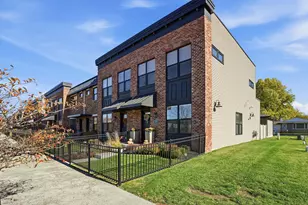 310 N Indiana Ave, Crown Point, IN 46307 - Photo 2