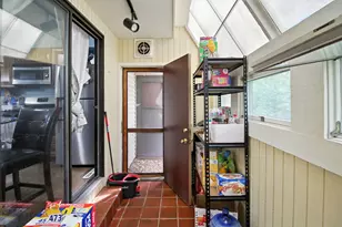 2110 Yorktowne Dr, Valparaiso, IN 46383 - Photo 14