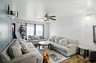 2110 Yorktowne Dr, Valparaiso, IN 46383 - Photo 4