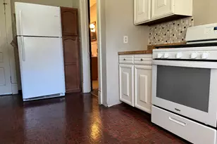 484 Grove Ave, Valparaiso, IN 46385 - Photo 6