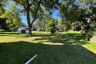 484 Grove Ave, Valparaiso, IN 46385 - Photo 28