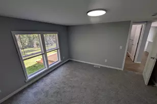 709 W Wilson St, Hebron, IN 46341 - Photo 14