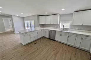 709 W Wilson St, Hebron, IN 46341 - Photo 4
