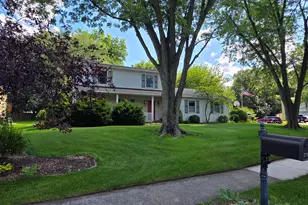 2106 Worthington Dr, Valparaiso, IN 46383 - Photo 2