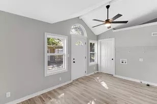 524 N Market St, Winamac, IN 46996 - Photo 6