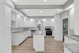 524 N Market St, Winamac, IN 46996 - Photo 2