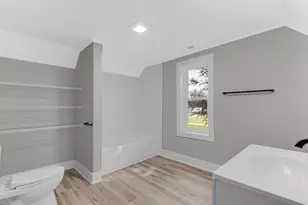 524 N Market St, Winamac, IN 46996 - Photo 16